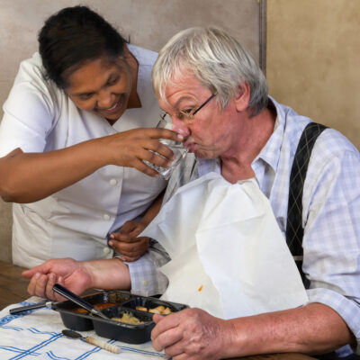 A guide to the differences between Parkinson’s dyskinesia and tremors