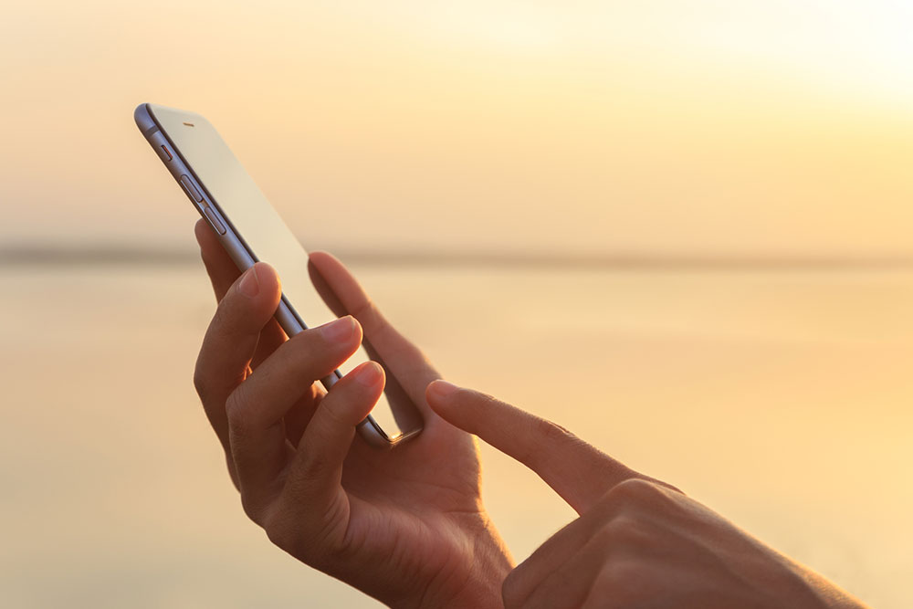 What are the basic features of top-class smartphones