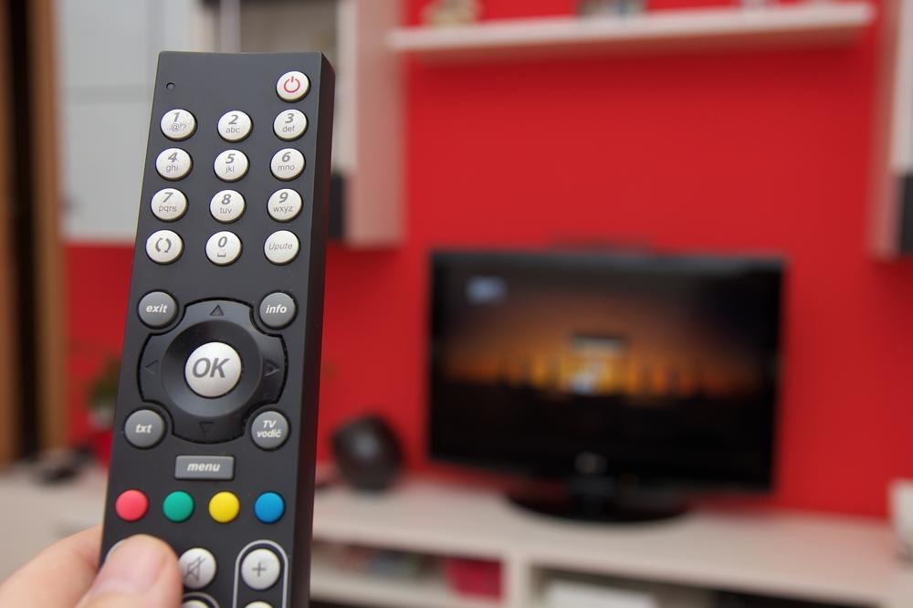 Pros and Cons of Switching TV and Internet Providers